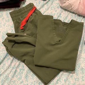 Figs dark olive green set